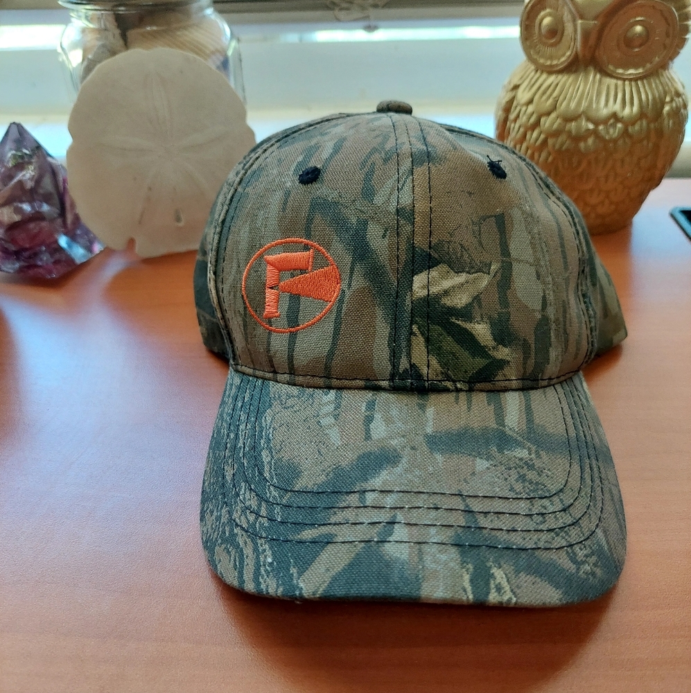 FinishMaster brand camo hat, never been worn. 🧢